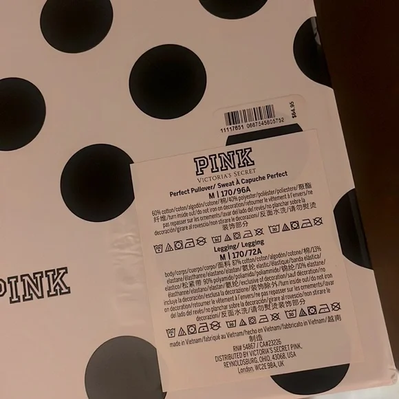 PINK Perfect Pullover & Yoga Leggings Set - Picture 3 of 4